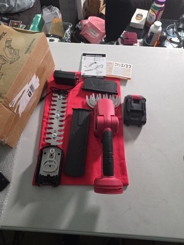 Red handheld hedge trimmer - trimmer, 2